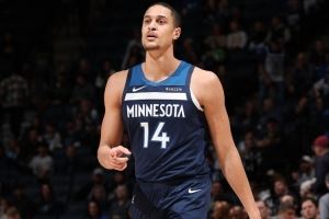 Scott：中锋杰西-爱德华兹和森林狼签下双向合同
